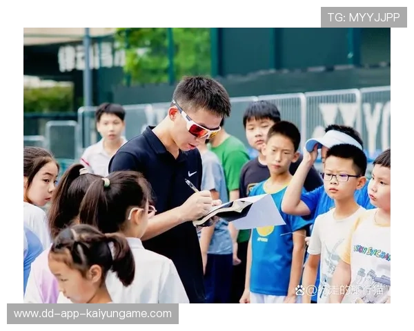 网球明星开办青少年训练营实现商业与公益双赢